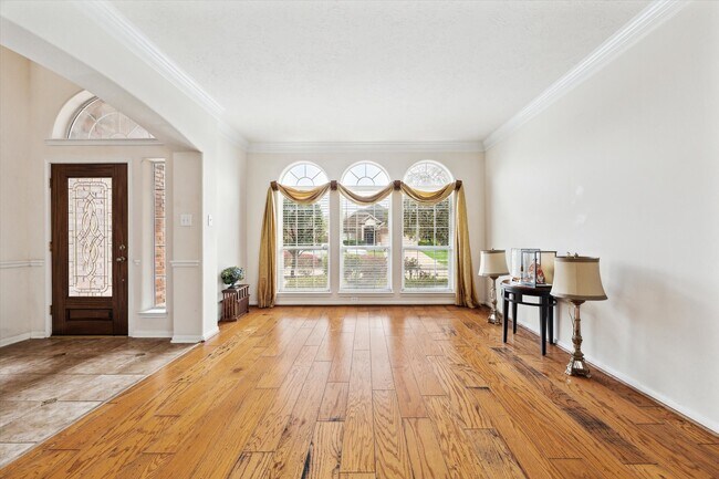 Foto del edificio - 2088 Silverthorn Ln