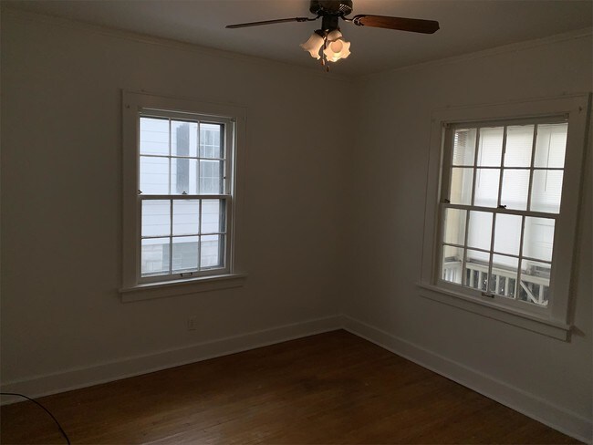 Building Photo - 1413 W Circle Rd