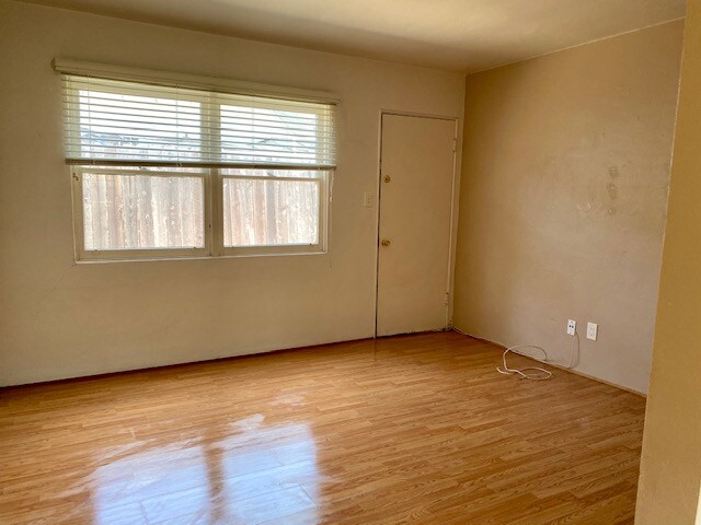 Foto del edificio - 2055 Morena Blvd