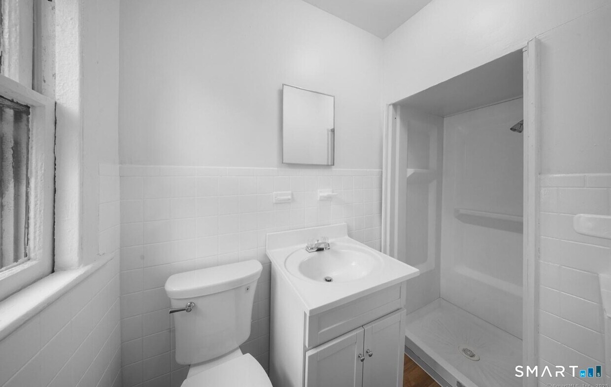 Building Photo - 39 Granfield Ave