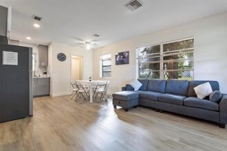 Building Photo - 113 Phippen Waiters Rd