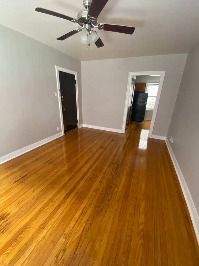 Foto del edificio - 3121 W Foster Ave