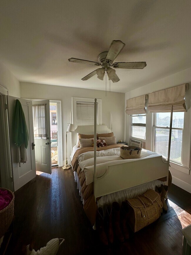 Building Photo - 1 bed 1 bath available for 2026!