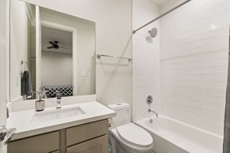 Building Photo - 1626 Northwood St