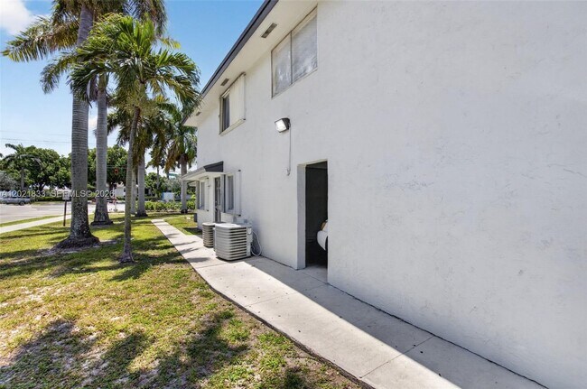 Building Photo - 1511 Ilene Ct