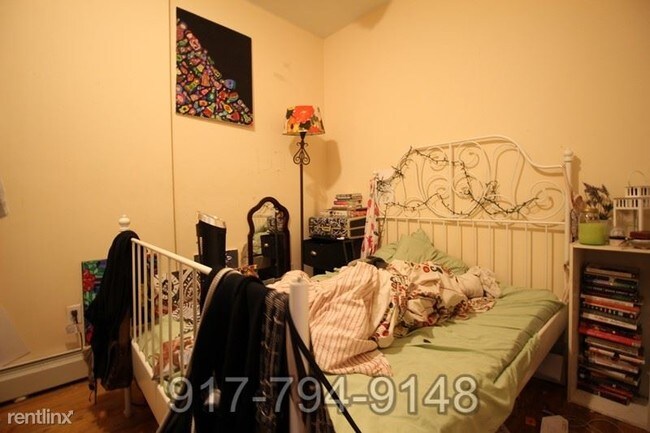 Building Photo - 116 Seigel St