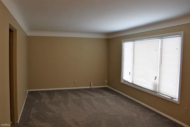 Building Photo - 13591 Lenore