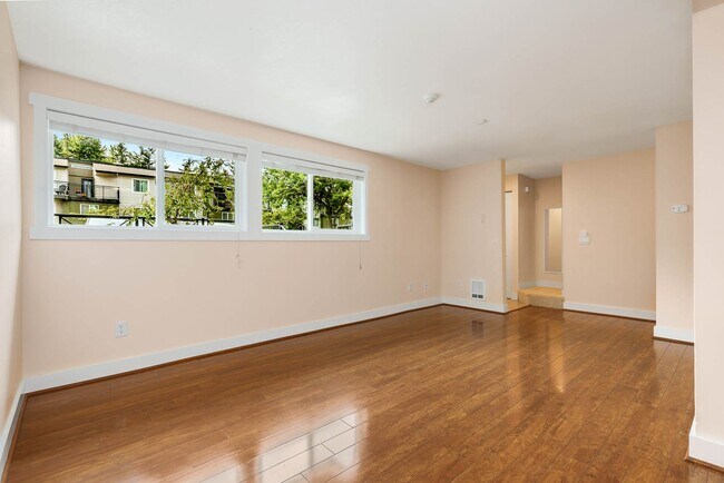 Foto del edificio - 15827 Leary Wy