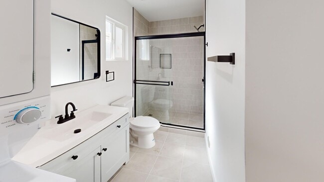 Interior Photo - 3rd St
