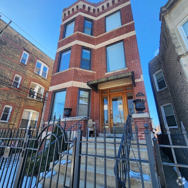 Building Photo - 2414 N Mozart St