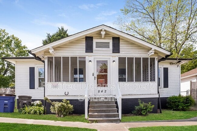 Building Photo - 842 Efird St