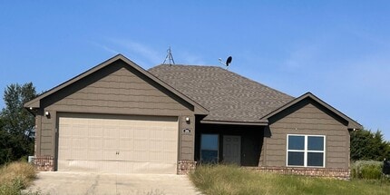 Building Photo - 384 Western Hills Dr