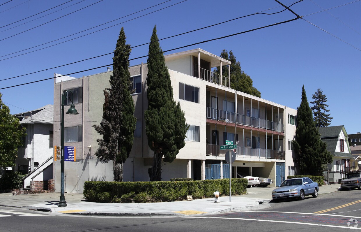 Primary Photo - 3000 Fruitvale Ave