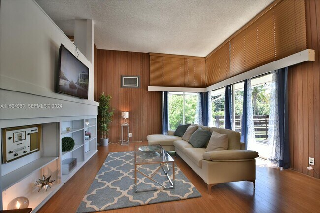 Foto del edificio - 250 SE Park St