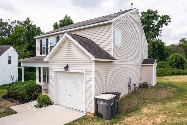 Building Photo - 216 Nellie Yale Pl