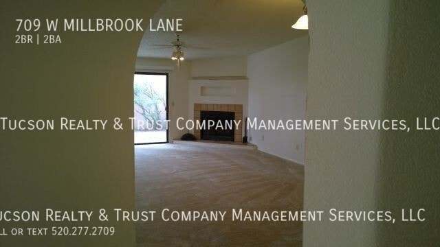 Building Photo - Gem of a Townhouse! Great Location!