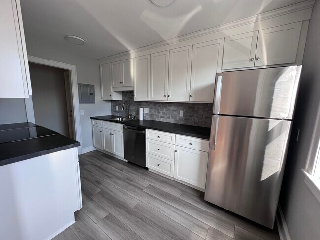 Building Photo - 444 Lafayette Rd