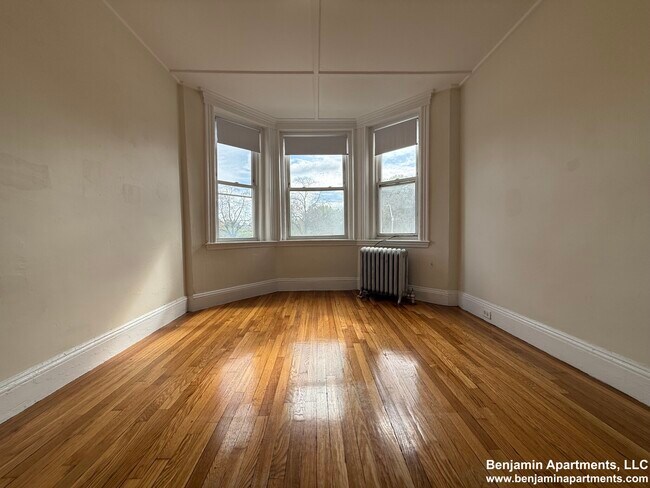 Building Photo - 1185 Boylston St