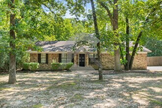Building Photo - 108 Robin Ln