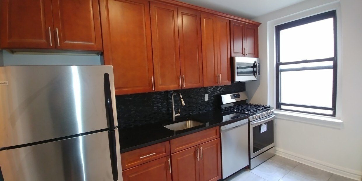 Foto principal - 32-79 30th St