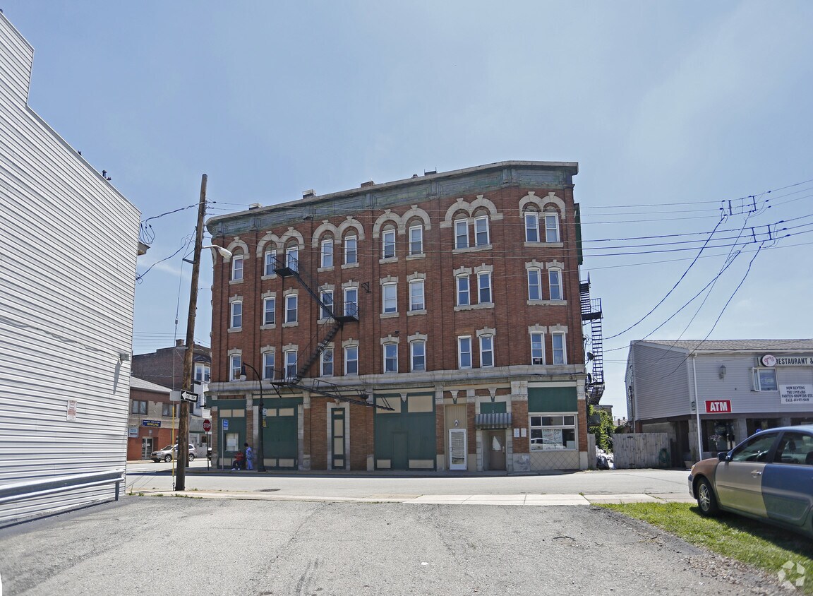 Primary Photo - 2018 Noble St