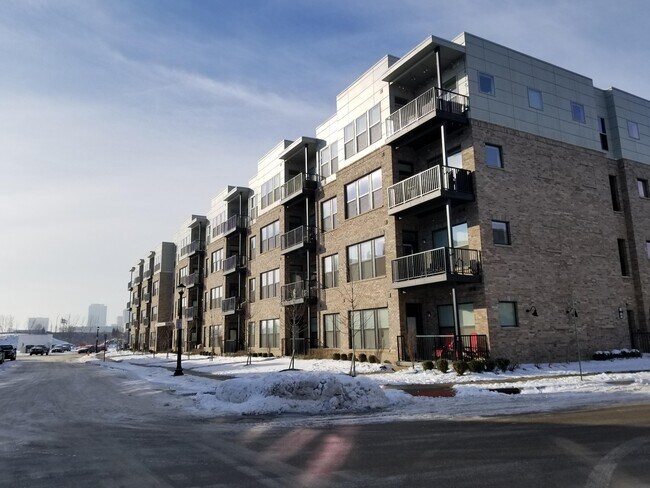 Building Photo - 751 N 6th St