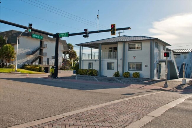 Building Photo - 4051 N Ocean Dr