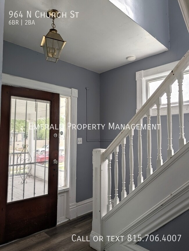 Building Photo - 964 N Church St