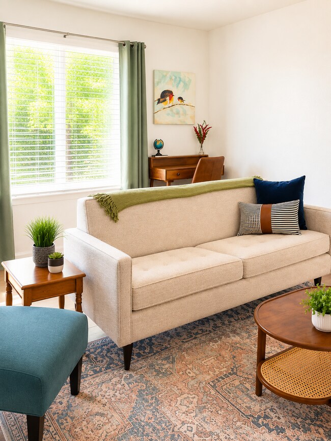 Asientos adicionales para facilitar las conversaciones. - 1795 W 28th St