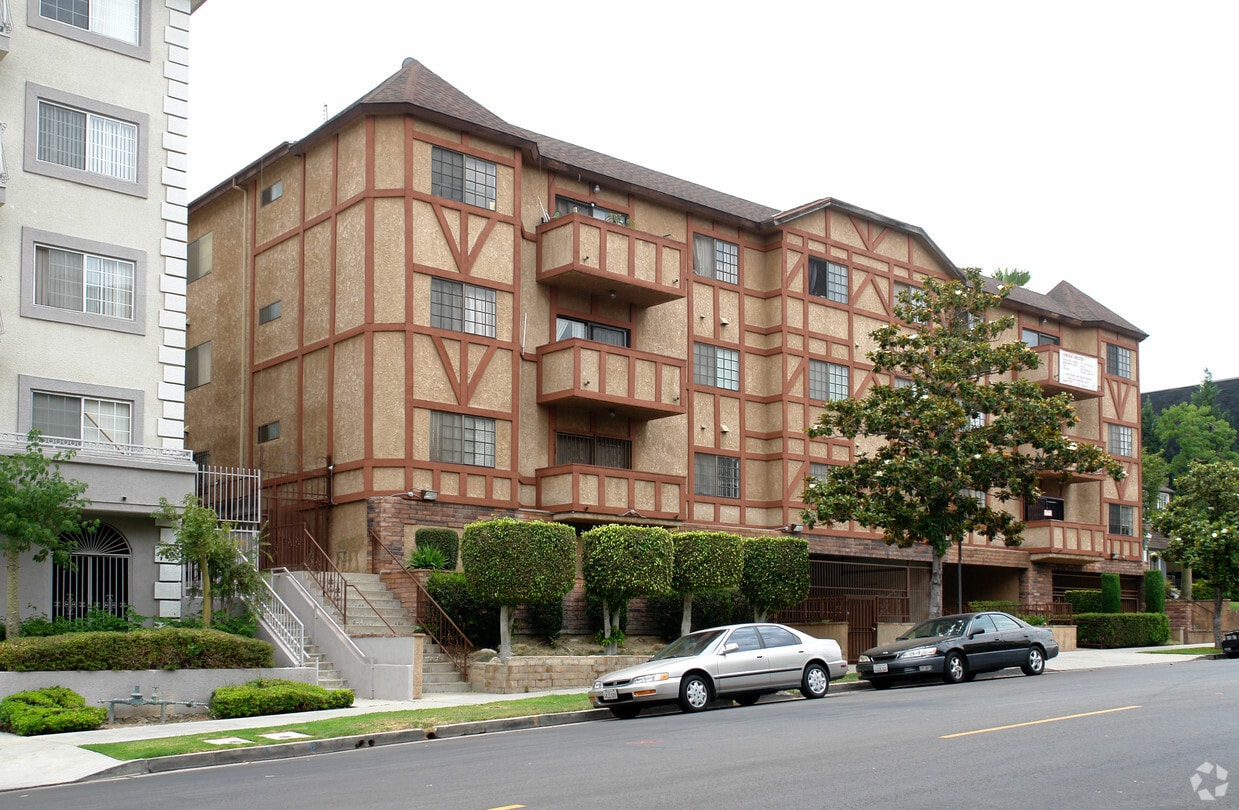 Building Photo - 424 S Westmoreland Ave