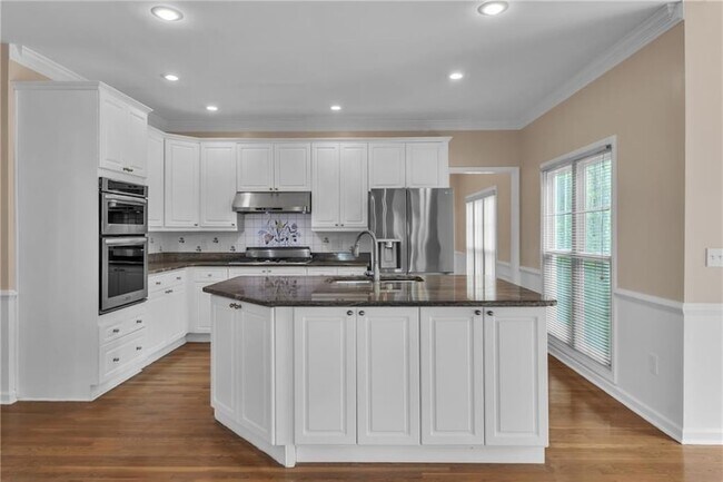 Building Photo - 915 Chipley Ct NE