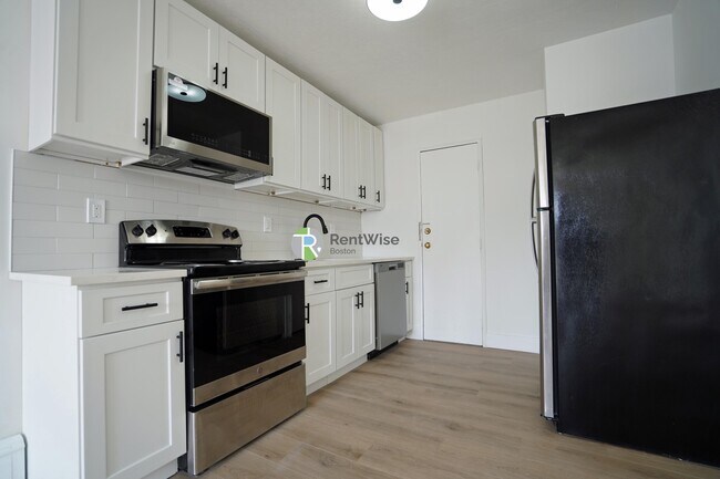 Foto del edificio - 745 E 6th St