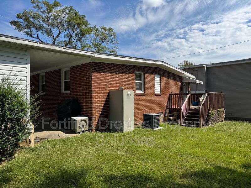 Foto del edificio - 1308 Westmoreland Dr