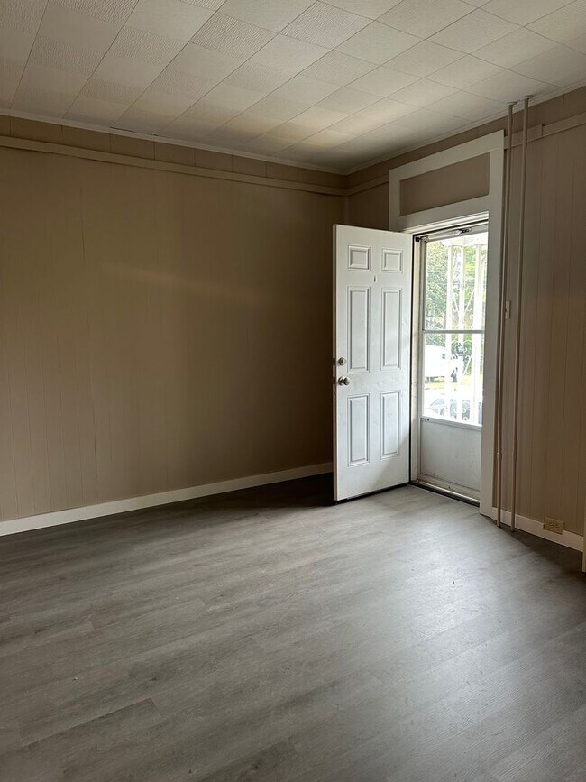 Foto del edificio - Two Bedroom Row Home for Rent