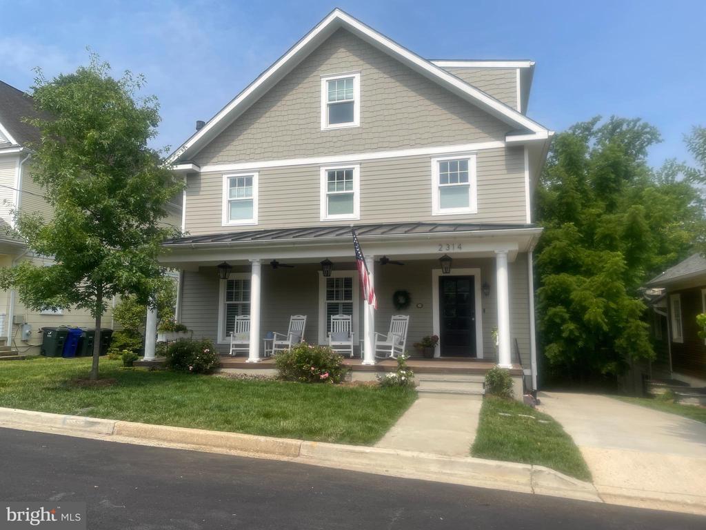 Foto principal - 2314 N Kenmore St