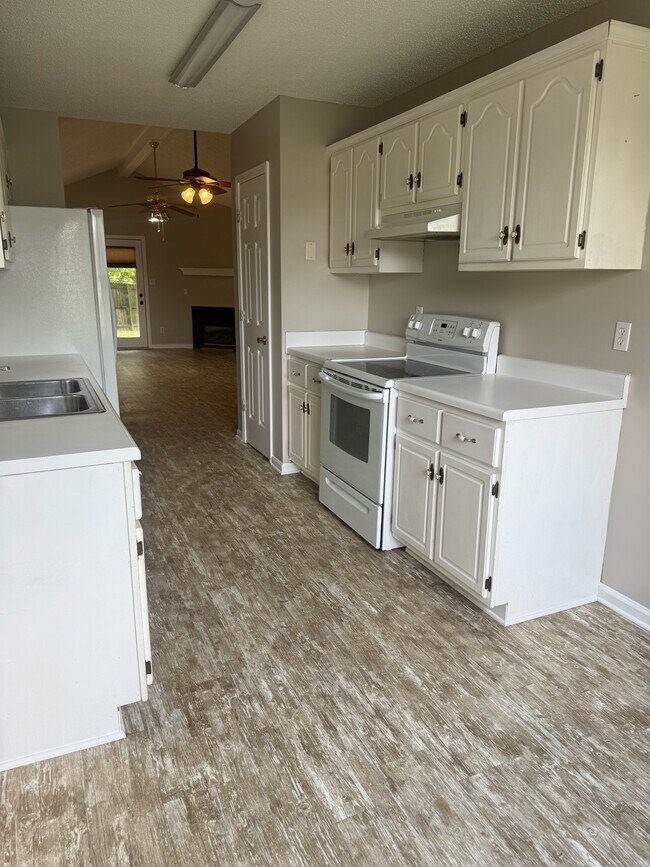 Foto del edificio - 550 Albany St