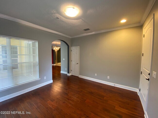 Building Photo - 6127 Eclipse Cir