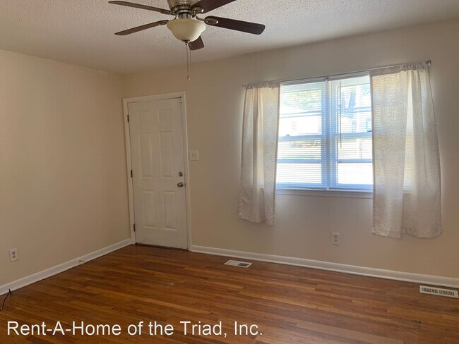 Foto del edificio - 3 br, 1 bath House - 1103 Brentwood Street