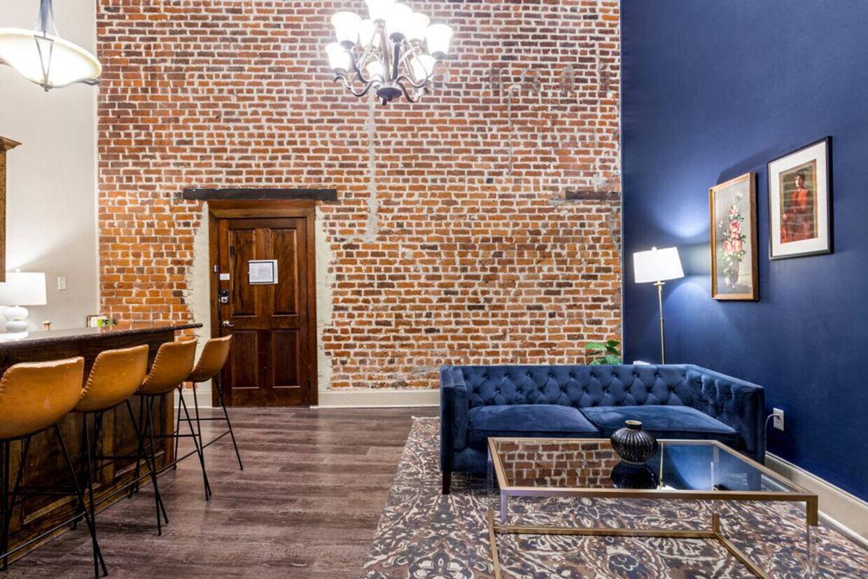 Primary Photo - 30 Baronne St