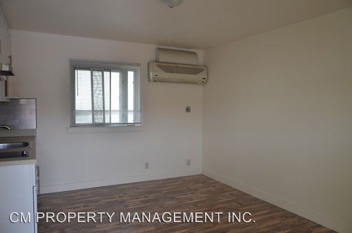 Building Photo - 1425 Laurelwood Rd