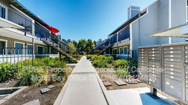 Building Photo - 1450 E Cotati Ave