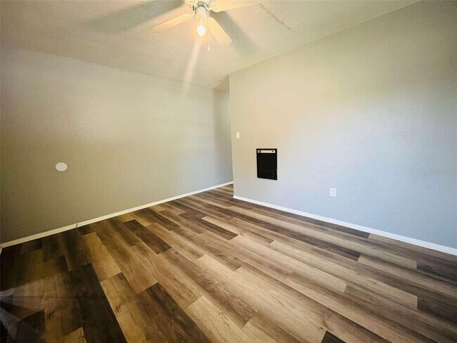 Foto del edificio - 1223 Ave L