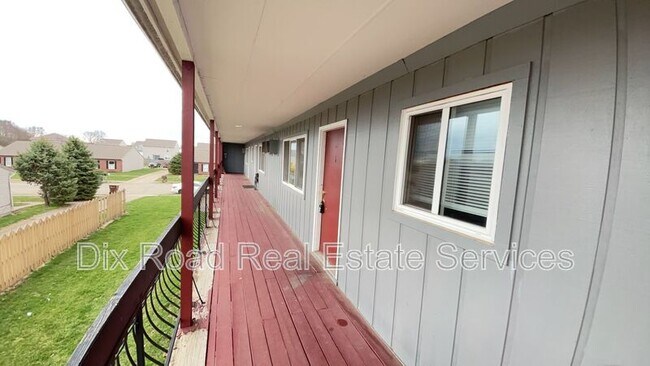 Building Photo - 410 Mars Dr