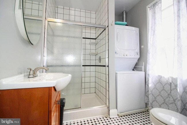 Building Photo - 22 N Market St