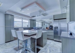 Building Photo - 401 Ocean Dr