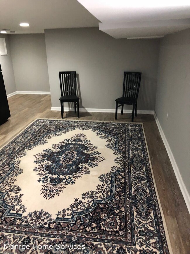 Building Photo - Studio, 1 bath House - 411 E. Coldspring LN
