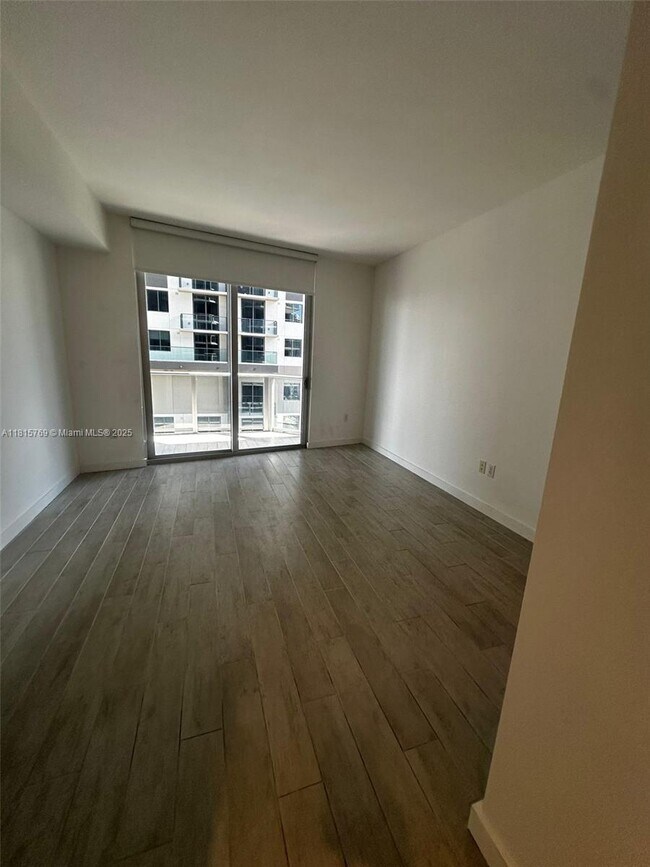 Foto del edificio - 1010 SW 2nd Ave