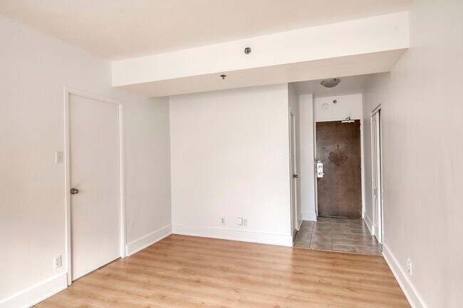 Building Photo - 3455 Rue Aylmer