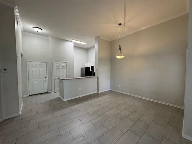 Foto del edificio - 1 Bedroom Ground Floor Downtown Celebratio...
