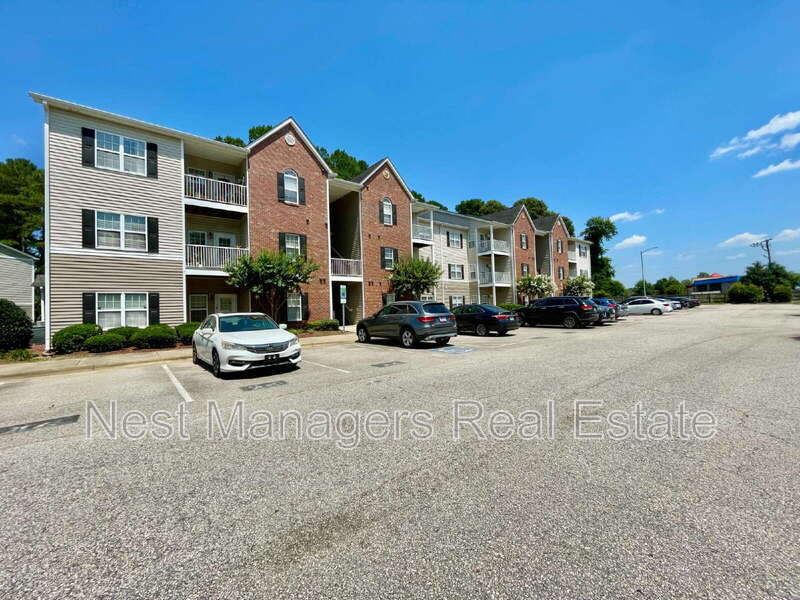 Primary Photo - 635 Marshtree Ln
